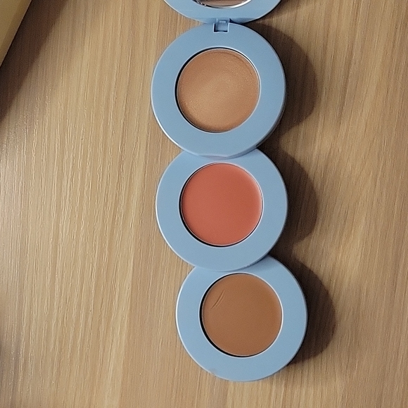 Other - Alleyoop cream face stack